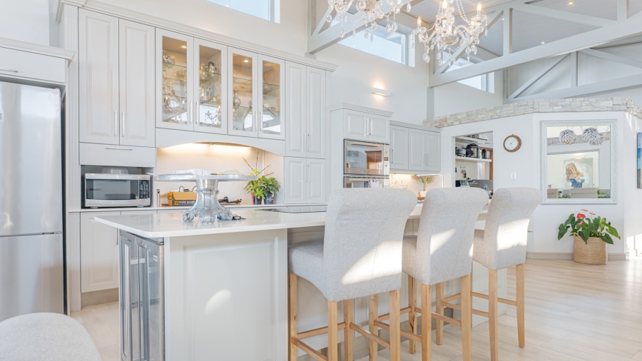 6 Bedroom Property for Sale in Struisbaai Western Cape